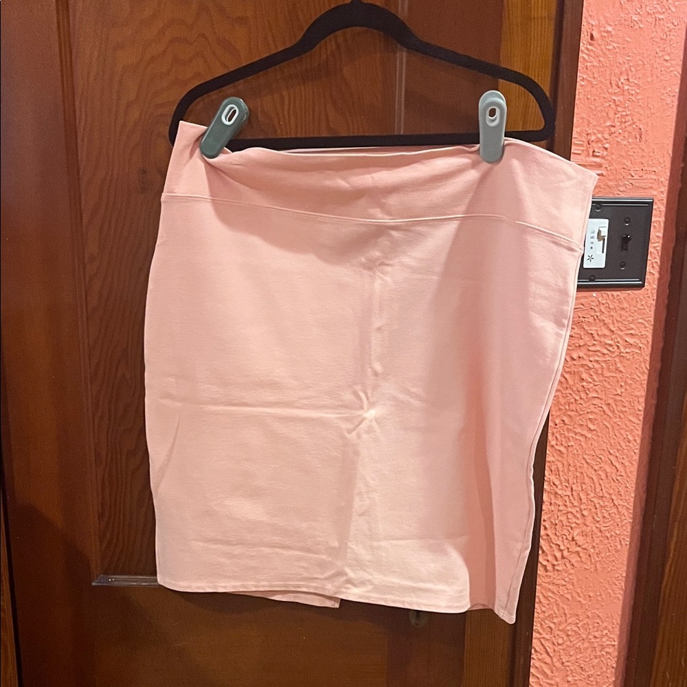 Hybrid & Company Soft Pink peach Pencil Skirt